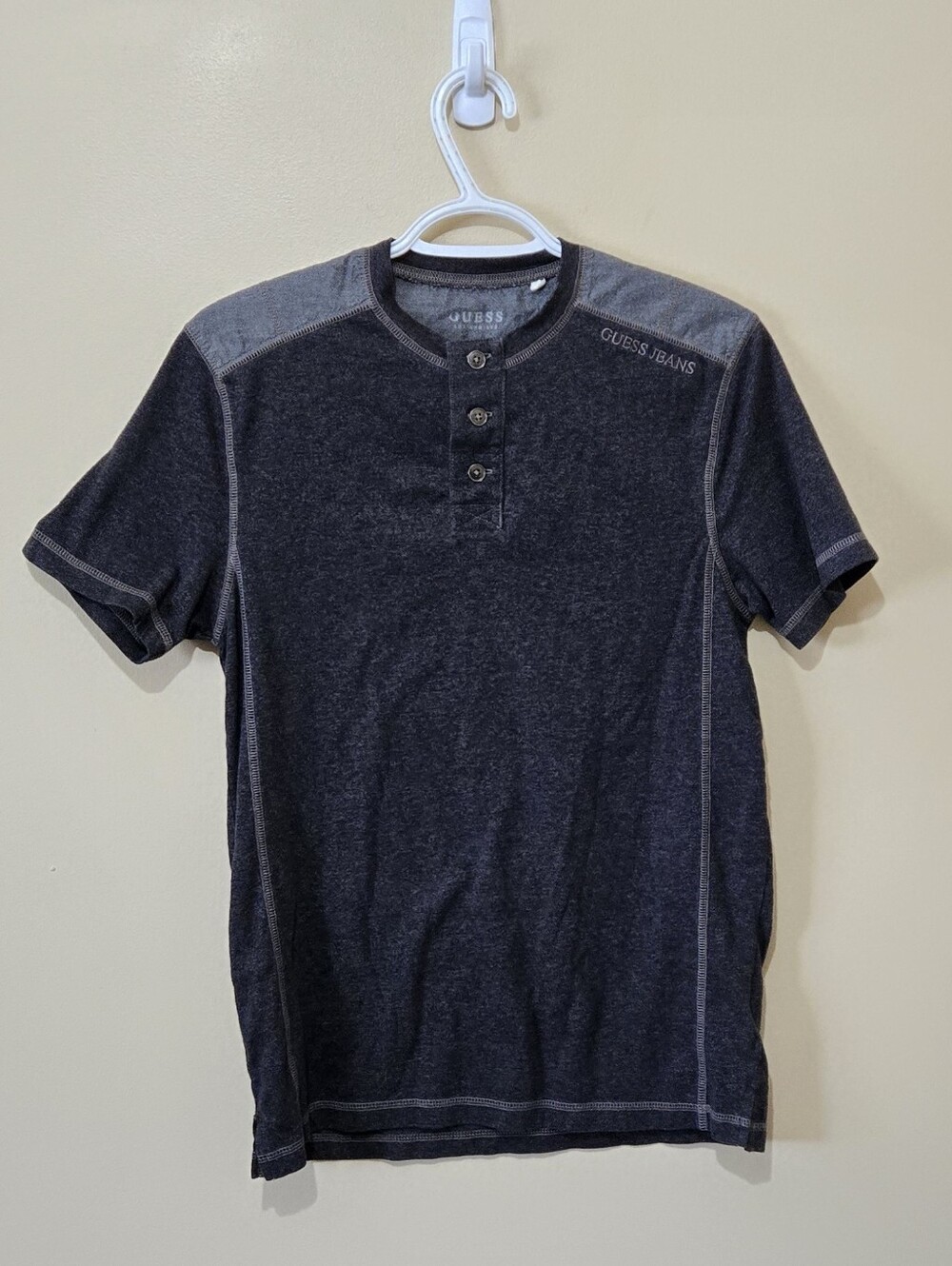 Guess Colour Block Tshirt